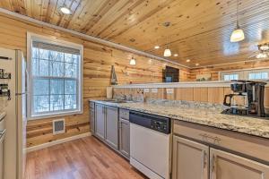 Lovely Elmira Cabin with Deck, 18 Mi to Gaylord