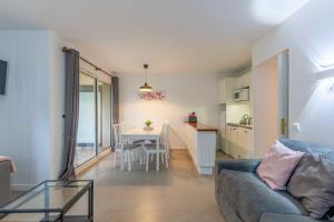 Appartements Nice flat 4 pers - Residence with swimming pool : photos des chambres