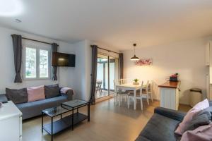 Appartements Nice flat 4 pers - Residence with swimming pool : photos des chambres