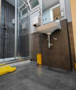 Bed in 4-Bed Mixed Dormitory Room room in Free Hostels Barcelona