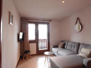 Appartements Appartement Les Carroz d'Araches, 3 pieces, 6 personnes - FR-1-572-22 : photos des chambres