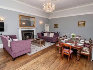 The Stables and West Wing