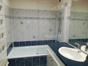 Studio Sud-Ouest, Ski aux Pieds, 4 Pers, Linge Inclus - FR-1-449-45