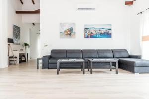 Villa Stella - heated pool, jacuzzi & sauna