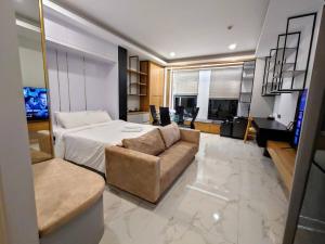 The Rixx Central @ Park HyattSmartTV65inNetflix