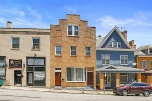 Historical 3 bedroom home in the heart of the city - West View Historical 3 bedroom home in the heart of the city - West View