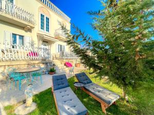 Seafront captain apartment