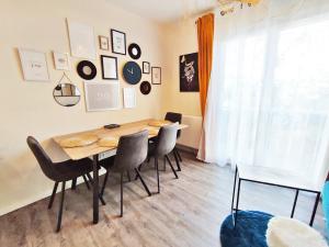 Appartements L’Escampette, Duplex T3, centre Luchon, wifi : photos des chambres