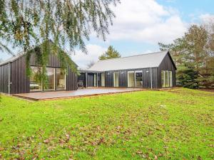 8 person holiday home in Grenaa-By Traum