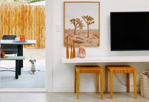 Live Centered with Hot Tub, Fire Pit In Joshua Tree home