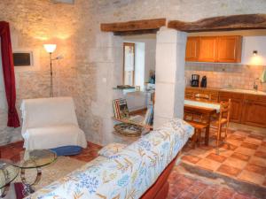 Maisons de vacances Gite Chemille-sur-Indrois, 3 pieces, 4 personnes - FR-1-381-444 : photos des chambres