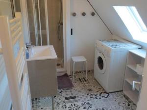 Maisons de vacances Gite Nazelles-Negron, 3 pieces, 3 personnes - FR-1-381-7 : photos des chambres