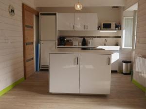 Maison mitoyenne au centre de Sauzon avec jardin, à 200 m du port - FR-1-418-211