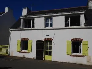 Maison cosy avec jardin, centre de Sauzon, 200m du port, 3 chambres, WiFi, terrasse et barbecue - FR-1-418-211 - Magorlec