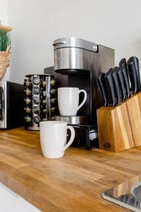 2BR Apt with BBQ & Parking Spring Fling Stay