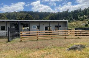 Acacia Hills Retreat