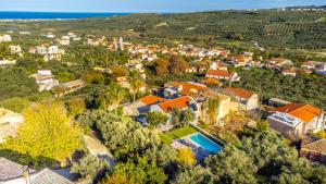 Apithano Heated pool on demand