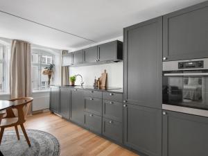 Sanders Regent - Endearing One-Bedroom Apartment Near Central Square