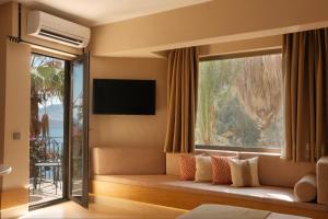 Infinity side sea view room in Villa Hotel Tamara