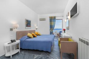 Standard Double or Twin Room with Sea View room in Hotel Perrakis
