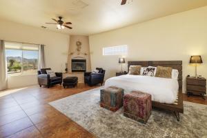 Horizon House - Hot Tub, Fire Pit & BBQ - Adobe in JT home