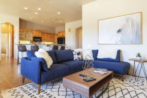 Horizon House - Hot Tub, Fire Pit & BBQ - Adobe in JT home