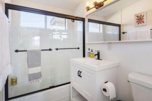 Walpi Ranch - Joshua Tree Getaway with Hot Tub, Fire Pit & BBQ! home
