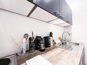 Wohnung mit modernem Bad, Küche, Waschmaschine und Trockner