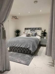 Bury St Edmunds - Apartment - Sleeps 2 - Parking