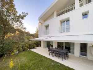 Esclusiva Villa Frontemare in Tana della Volpe 2