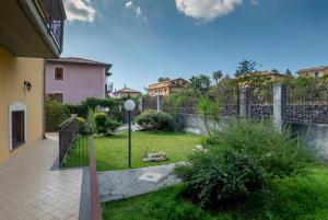 GuestHost - Villa Marazia with Garden and Parking!