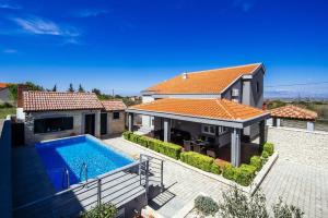 Villa Enna with heated pool, Zadar 