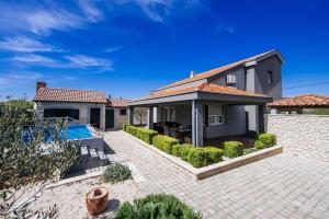 Villa Enna with heated pool, Zadar 