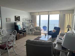 ROYAL GARDEN RESORT 1401 condo