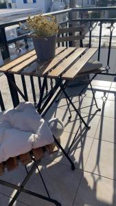 Omma, Main Street suite