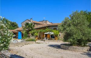 Maisons de vacances Awesome Home In La Batie Rolland With Outdoor Swimming Pool, Private Swimming Pool And 3 Bedrooms : photos des chambres