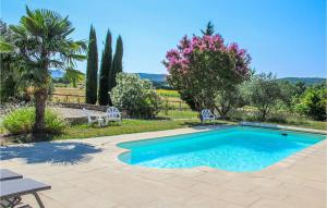 Maisons de vacances Awesome Home In La Batie Rolland With Outdoor Swimming Pool, Private Swimming Pool And 3 Bedrooms : photos des chambres