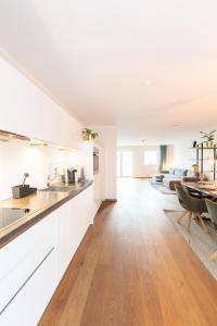 -Zentrale Wohnung-Balkon-Desingerküche-