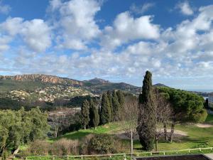 Cap Esterel 2 pièces avec terrasse et parking - FR-1-504-612