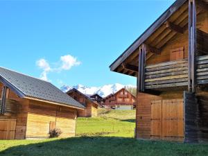 Chalets Chalet La Joue du Loup, 3 pieces, 8 personnes - FR-1-504-616 : photos des chambres