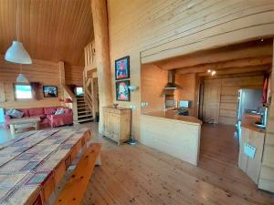 Chalets Chalet La Joue du Loup, 6 pieces, 14 personnes - FR-1-504-625 : photos des chambres