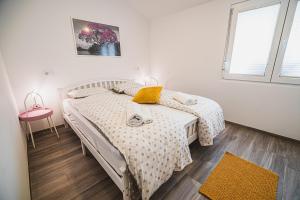 Gotar Apartment with Garden