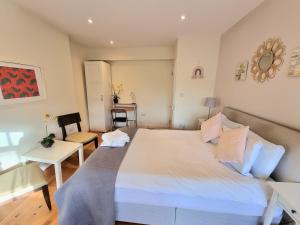 Oxford Gardens Apartments