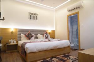 Hotel Luxurio - In-House Barista Cafe, Near Golden Temple Amritsar