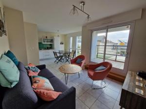 Maisons de vacances Nice apartment 50m from the beach with balcony and parking, Pleneuf-Val-Andre : photos des chambres