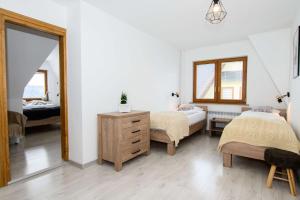 Apartamenty SIUSTER - Ania z pięknym widokiem na góry i Małgosia na parterze - świetna lokalizacja, niedaleko Term Bukovina oraz stoków! - w okresie zimowym śniadania oraz obiady serwowane są w obiekcie 120m dalej