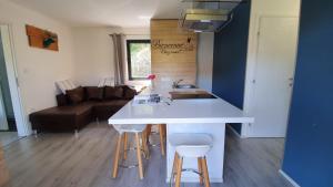 Campings Camping Les Vernieres La Bourboule Sancy : photos des chambres
