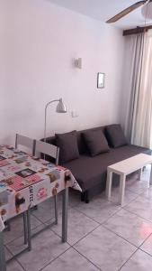 EL CHAPARRAL Studio-appartement with fantastic pool- view and STRONG WIFI