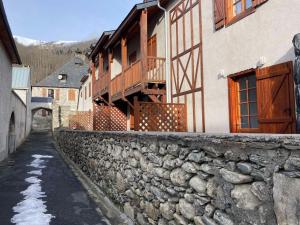 Confortable 2 Pièces pour 6 avec Piscine et Proximité Thermes et Navette vers Pistes - FR-1-504-182