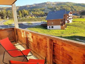 Appartement rénové 2 pièces avec balcon et parking gratuit - FR-1-504-160